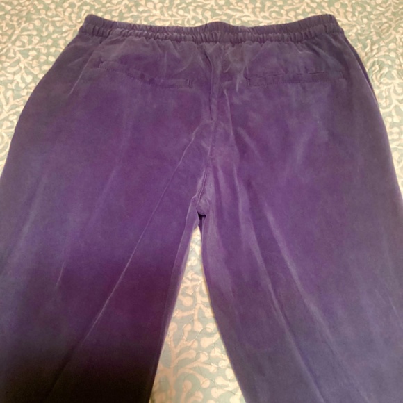 Gap navy pant size small - stretch at back. - Picture 13 of 16